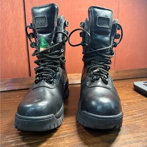 Magnum CSA Thinsulate Safety Work Boots – Women’s 6.5  – Black